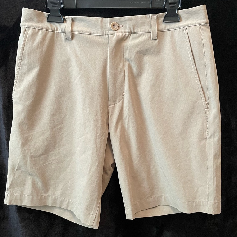 Mens Vineyard Vines Fairway Shorts size 30